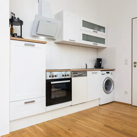 Mayhome - Das Strandloft Schoenes Studioapartment Mit Balkon, Kueche Und Tiefgarage - Sauna Und Fitness Direkt Nebenan Chemnitz Exterior photo