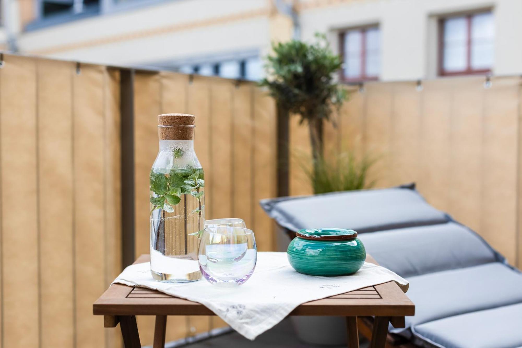 Mayhome - Strandloft Schoenes Studioapartment Mit Balkon, Kueche Und Tiefgarage - Sauna Und Fitness Direkt Nebenan * Chemnitz