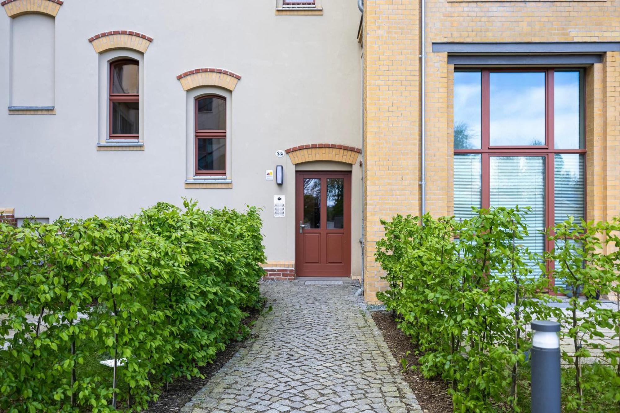 Mayhome - Strandloft Schoenes Studioapartment Mit Balkon, Kueche Und Tiefgarage - Sauna Und Fitness Direkt Nebenan Apartment Chemnitz